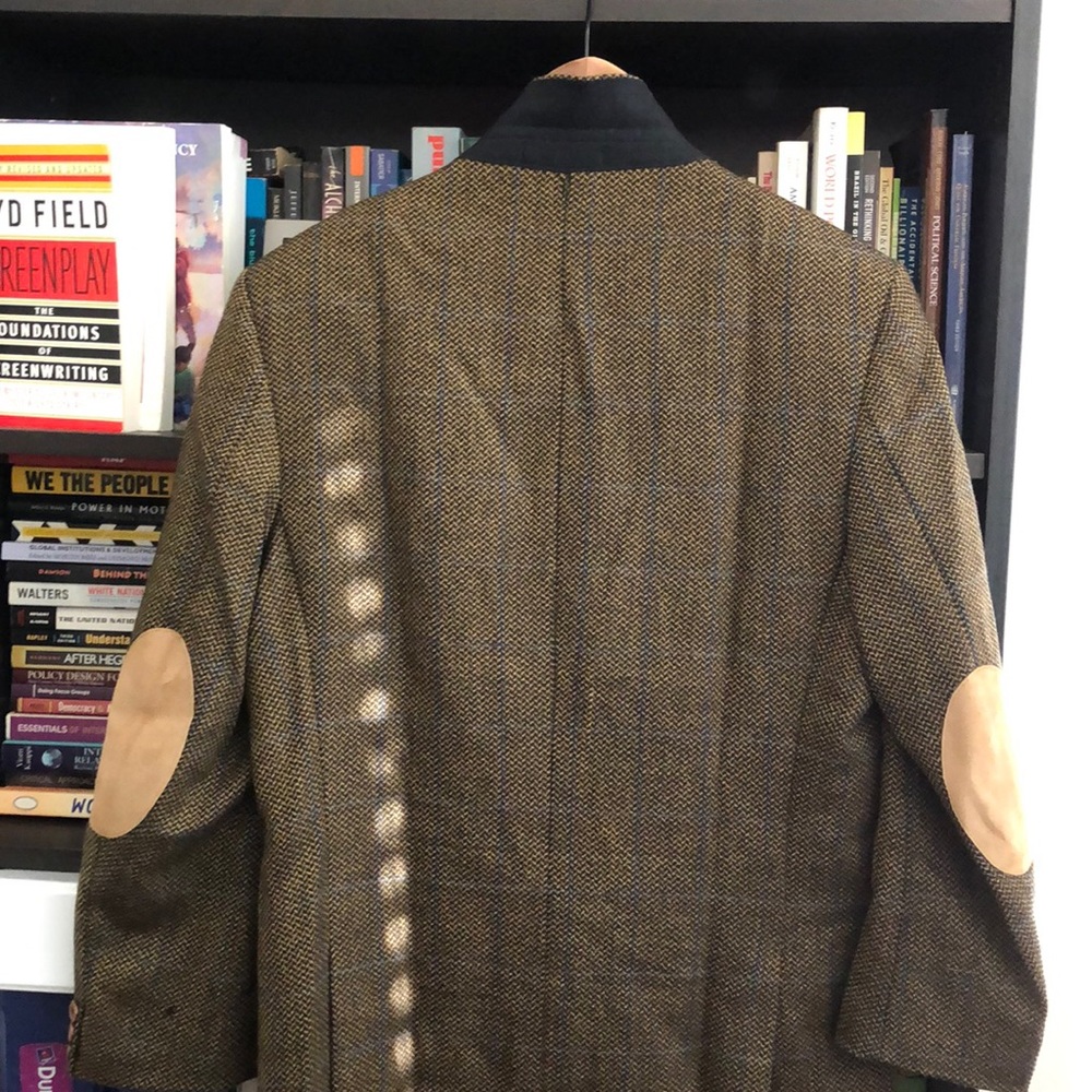 Men’s tweed sport coat with elbow patches